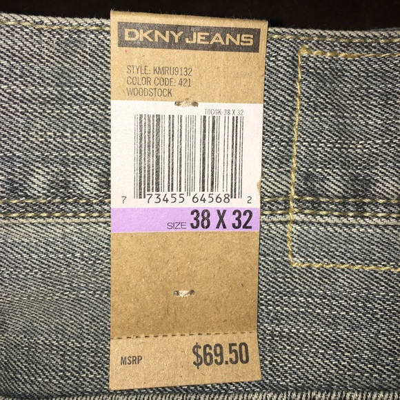 Men’s DKNY light wash jeans. Size 38 x 32. - Picture 2 of 5